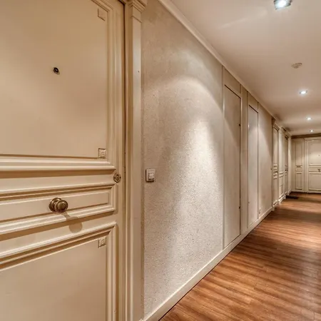 L'albigny Apartment